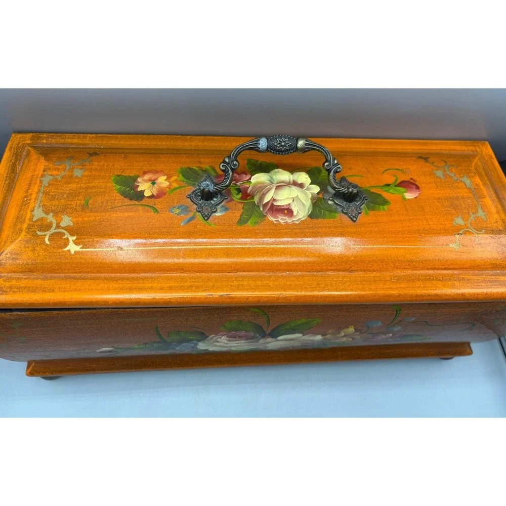 Vtg Hand‎ Painted Wooden Box Floral Design w/ Lid Storage Decorative